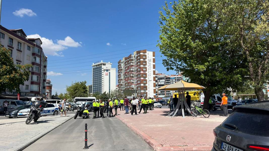 Konya’da polis motosikleti ile motosiklet çarpıştı! Yaralılar var 2